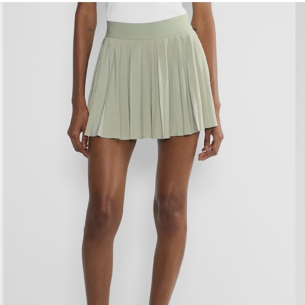 Aritzia Golden Movetech Tennis Skirt